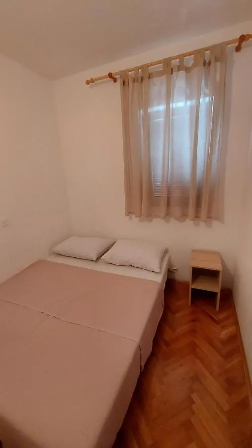 Apartments Paula ستاريغغاد باكلينتسا بيت ضيافة