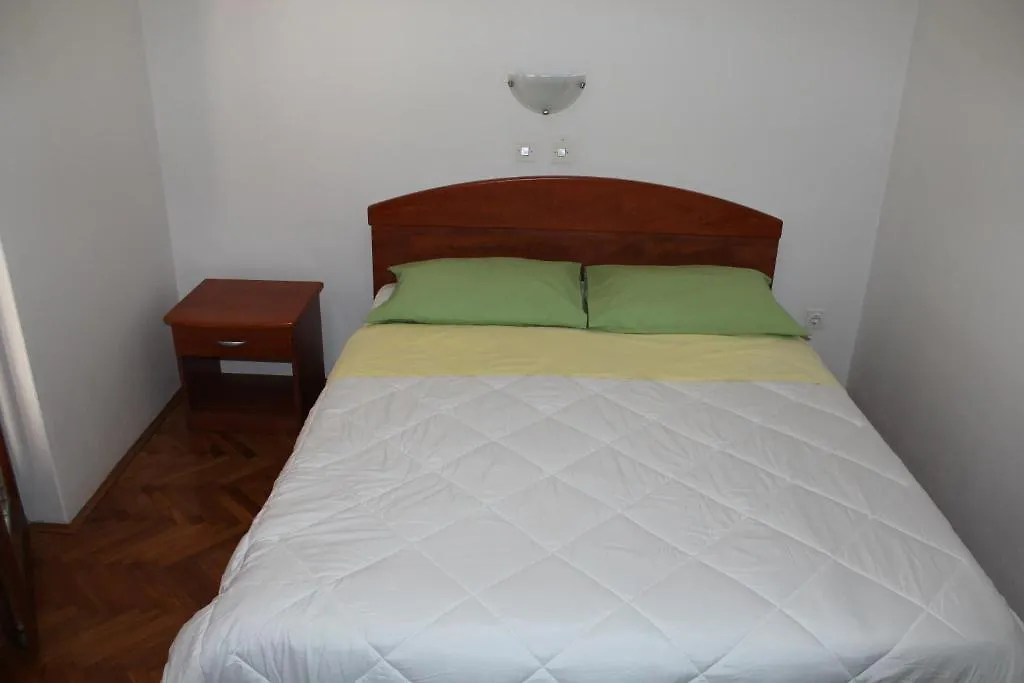 Apartments Paula ستاريغغاد باكلينتسا بيت ضيافة