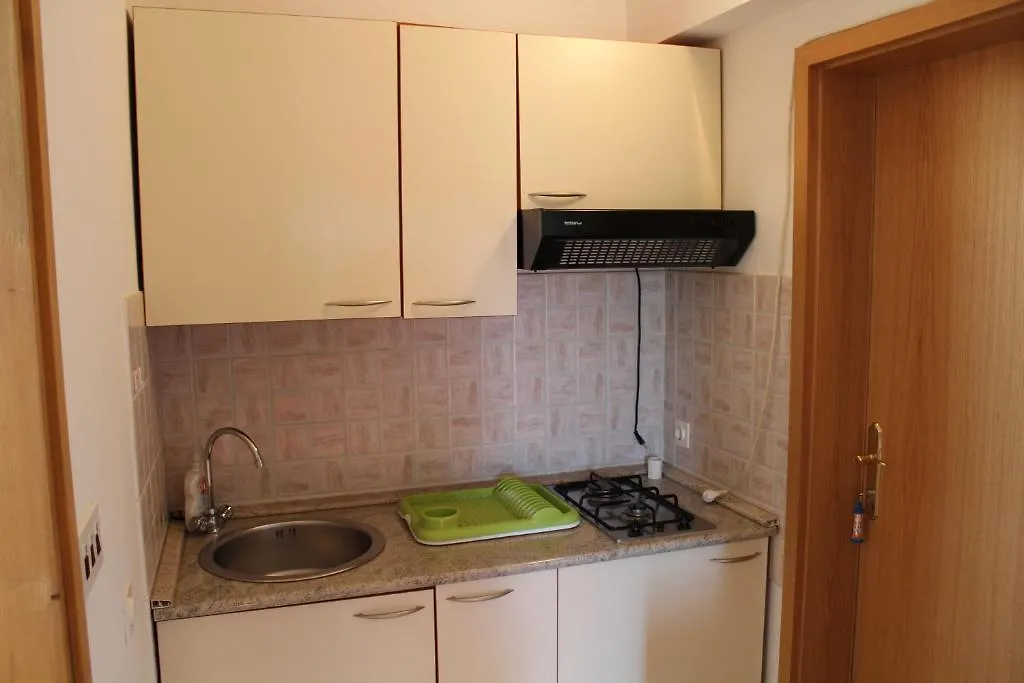 Apartments Paula Starigrad Paklenica 3*,