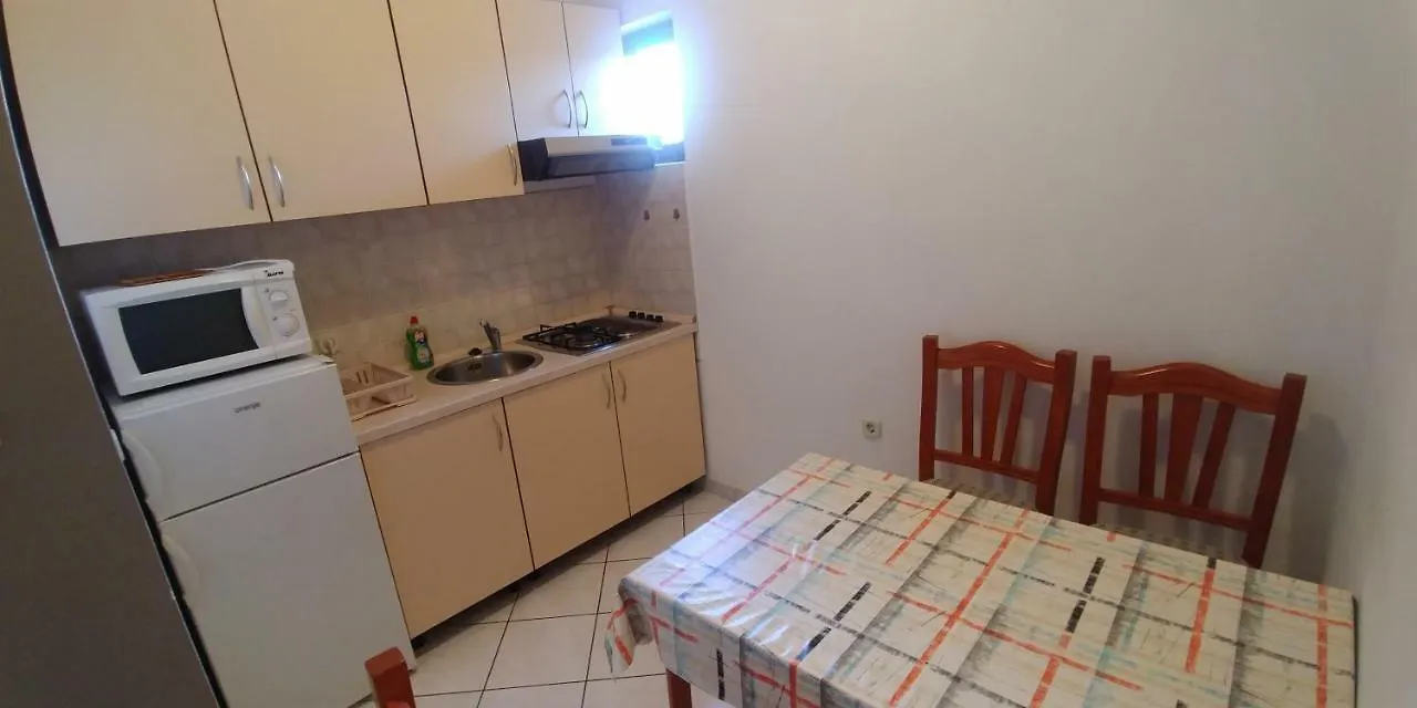 Guest house Apartments Paula Starigrad Paklenica